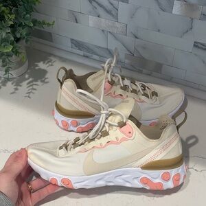 Nike Women's Cream and Pink Sneakers 7